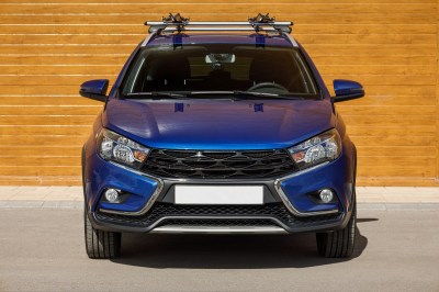 Решетка радиатора NFINITI LUX  на LADA VESTA SW СROSS 